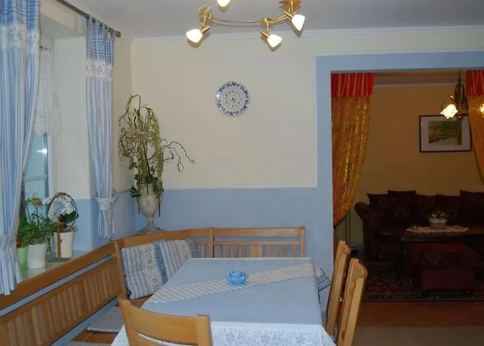 Semesterbostad Harmonie I In Burg